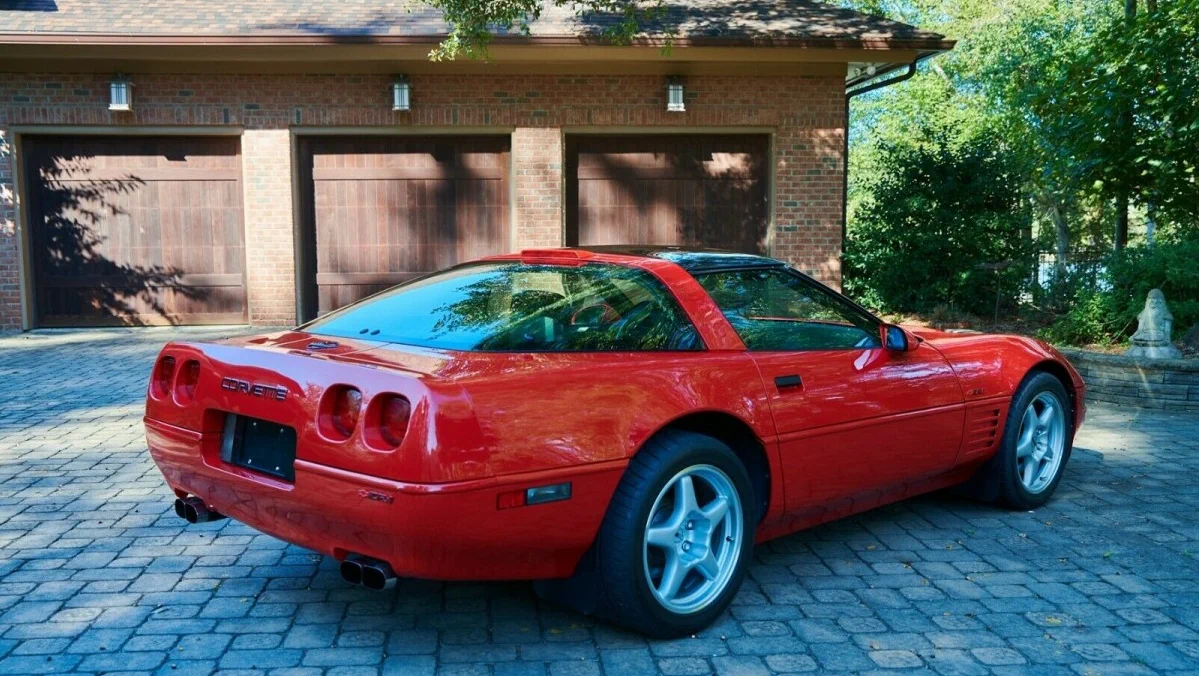 Corvette Generations/C4/C4 1992-Chevrolet-Corvette-ZR1_rear-passenger.webp